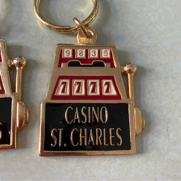 1995 Vintage St Charles Missouri Gold Gambling Machine Keychains - Made In USA - Picture 5 of 5